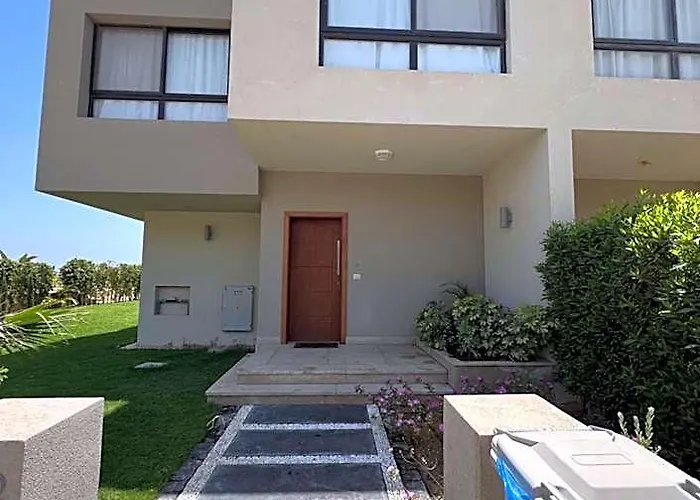 Azha Ain Sokhna Luxury Vacation - Families Only Szálloda